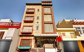 Itsy Hotels Anjali Mahal, 500 Mtrs From Mathura Railway Station